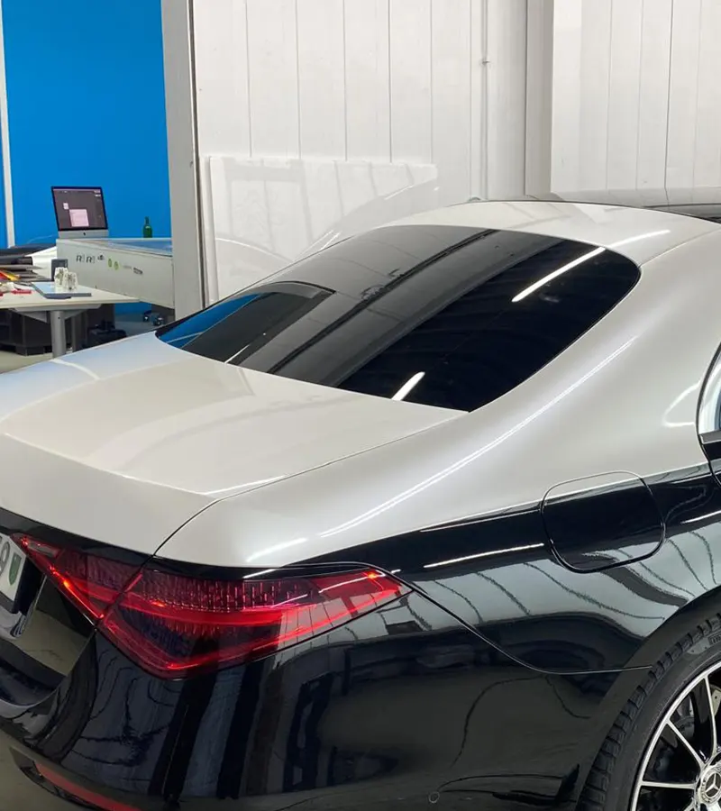 Vinilado profesional para coches realizado en Valencia con acabado de alta calidad y máxima protección.